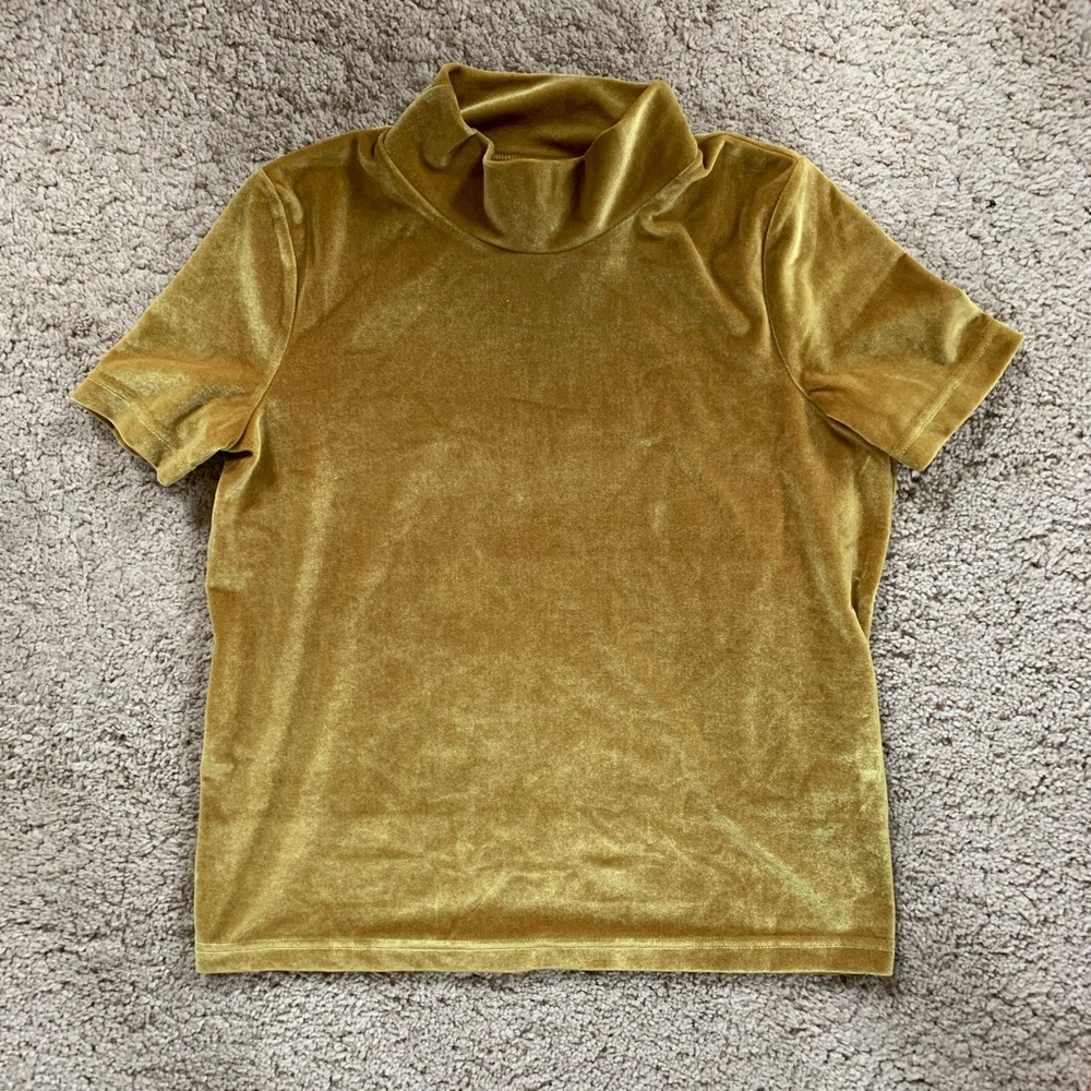 Yellow golden turtleneck Madewell crop velvet tee